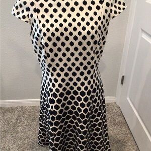 Tahari Black and White Hexagon Midi Dress Size 10